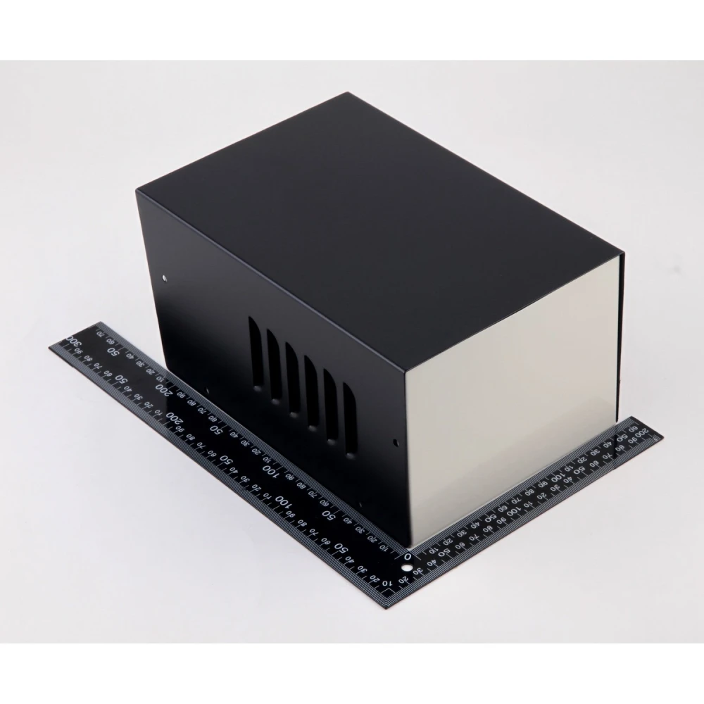 Caja metálica para dispositivos electrónicos sensibles con ventilación