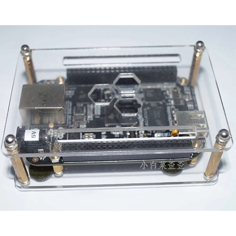 Carcasă protectoare compatibilă cu Beaglebone și Arduino Uno