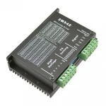 Vista frontal del controlador CNC 2M542 para motor paso a paso