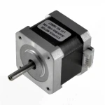 Vista frontal del motor paso a paso Nema 17 para impresora 3D con eje aplanado