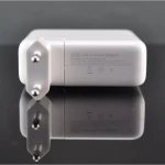 Cargador USB-C 87W satkit con dimensiones compactas para portátil Apple