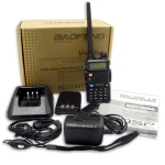 Walkie talkie Baofeng UV-5R 8W cu căști și bandă duală VHF/UHF